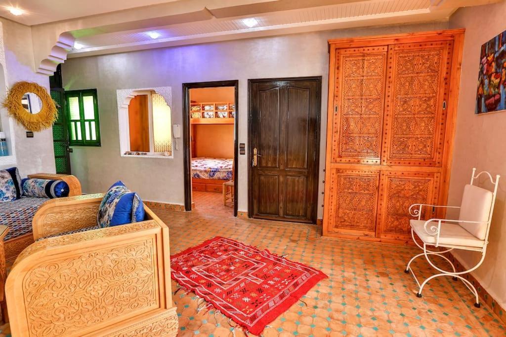 Charming Home With Private Terrace エッサウィラ エクステリア 写真