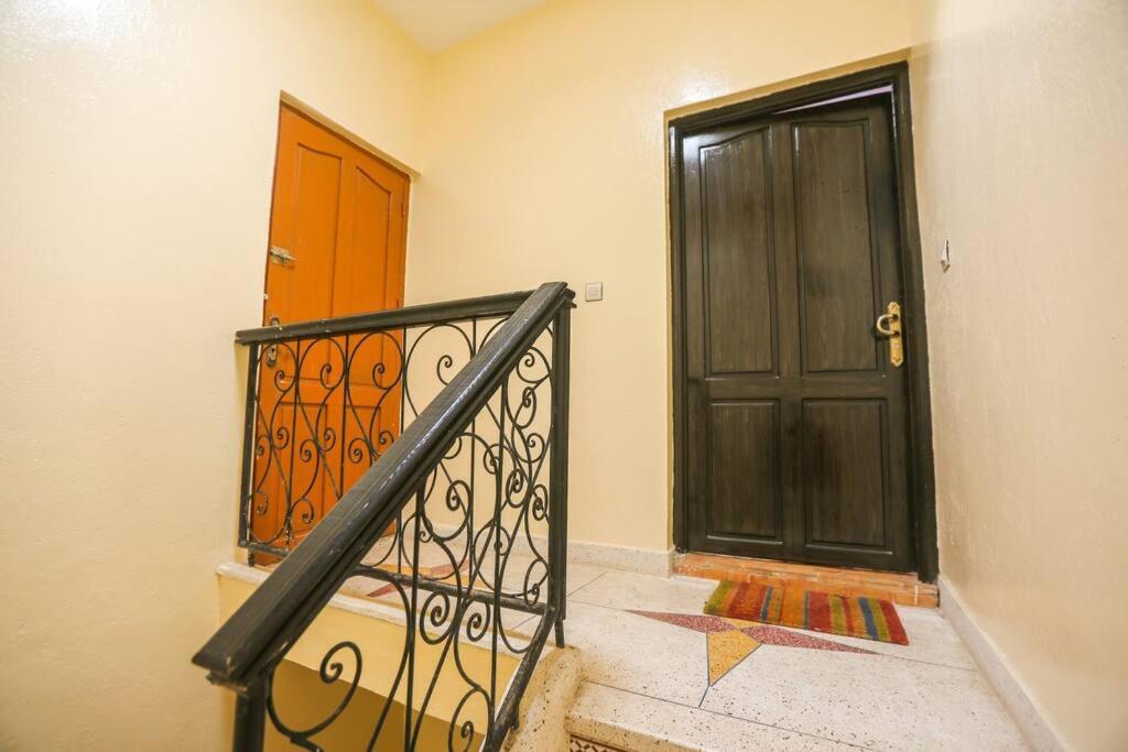 Charming Home With Private Terrace エッサウィラ エクステリア 写真